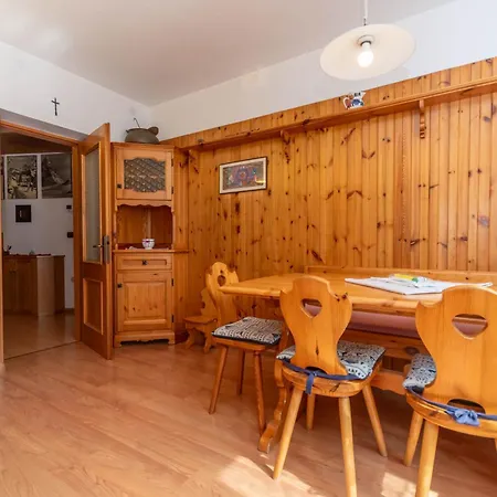 Casa La Croda فالكادي